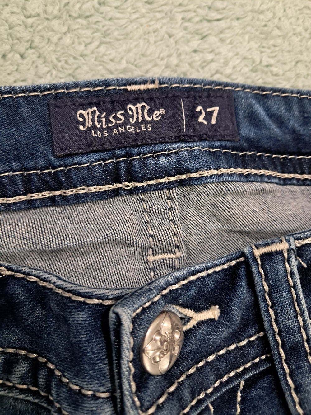 Miss Me Low Rise Bootcut Jeans - Picture 5 of 8